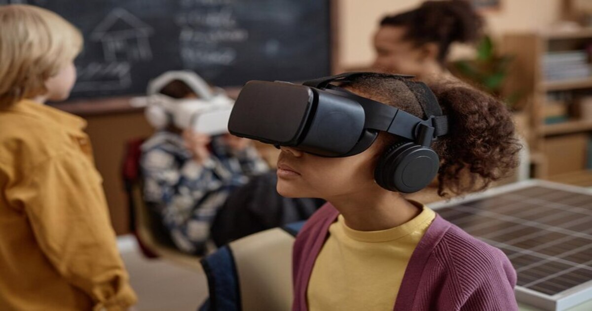 How Virtual Reality Is Transforming Education